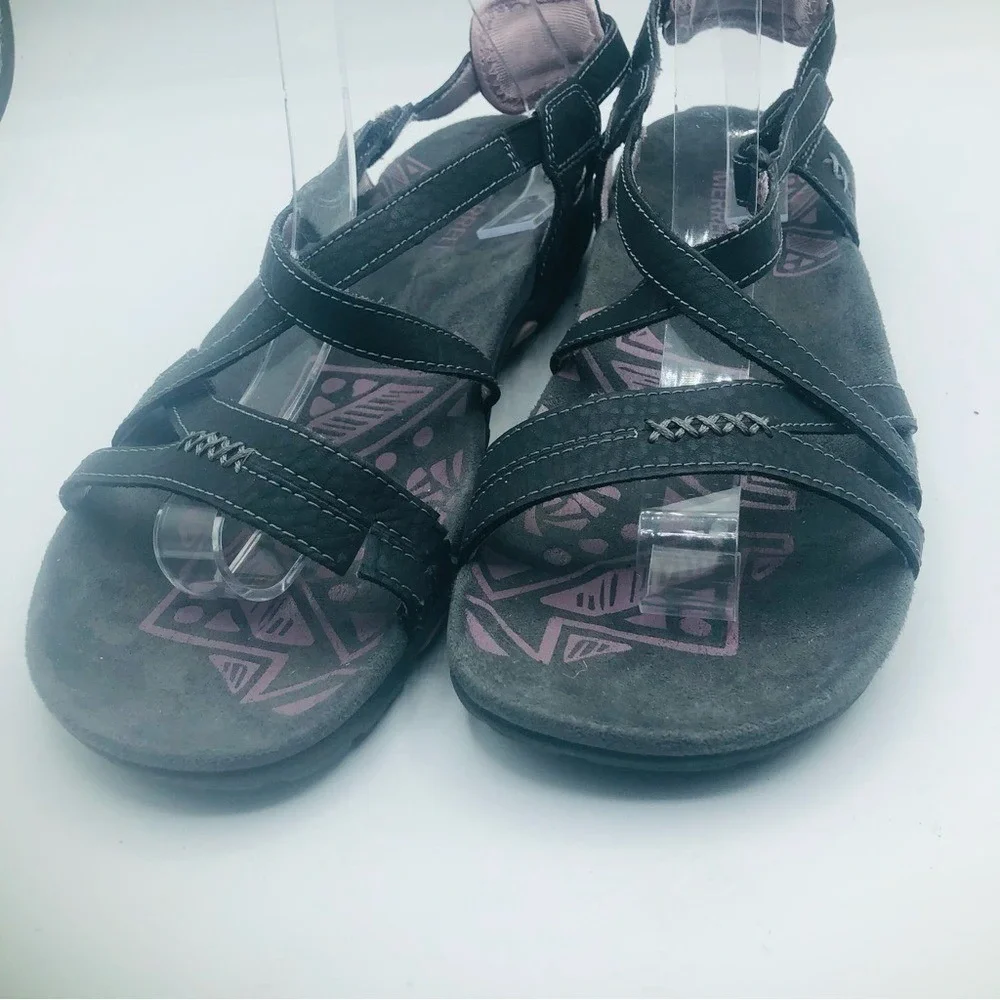 Merrell women's performance footwear‎ sandals, size 8